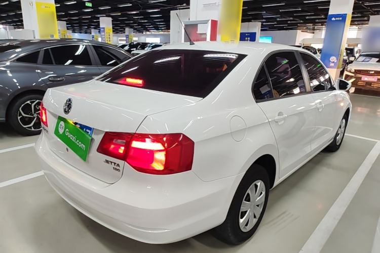 Used Volkswagen Jetta 2015 Value Edition 1.6L Manual Fashionable Style Rear Right 45 Deg