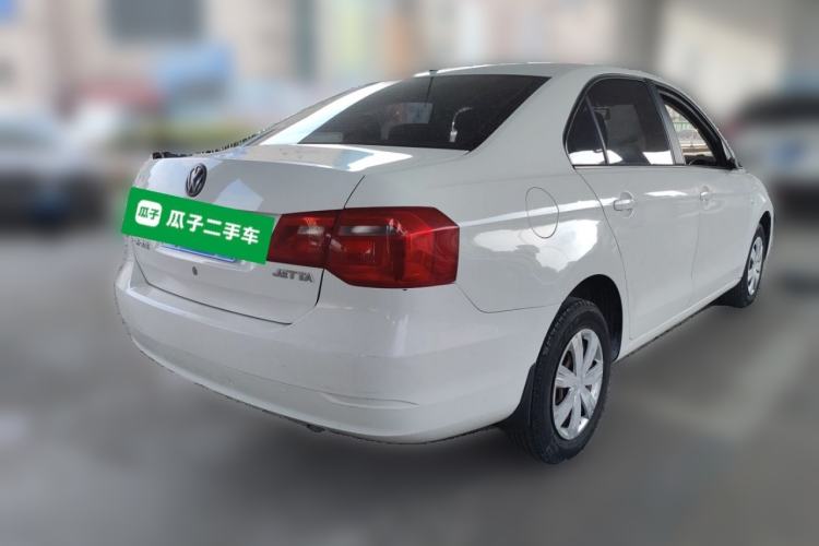 Used Volkswagen Jetta 2015 Value Edition 1.6L Manual Fashionable Style Rear Right 45 Deg