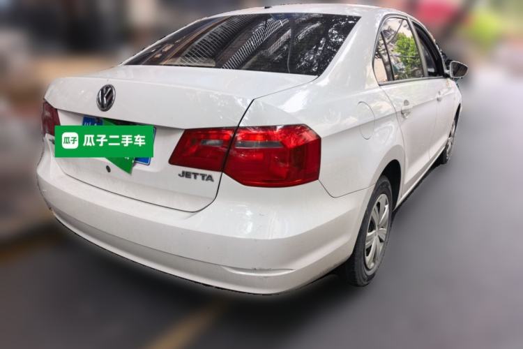 Used Volkswagen Jetta 2015 Value Edition 1.6L Manual Fashionable Style Rear Right 45 Deg