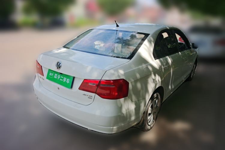 Used Volkswagen Jetta 2015 Value Edition 1.6L Manual Fashionable Style Rear Right 45 Deg