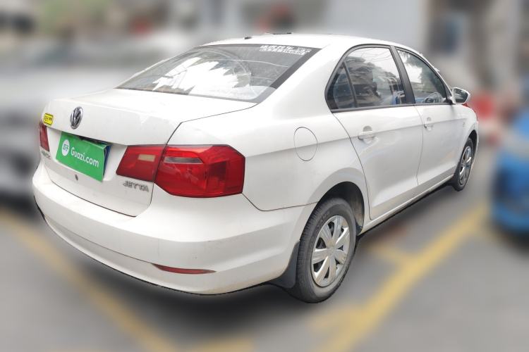 Used Volkswagen Jetta 2015 Value Edition 1.6L Manual Fashionable Style Rear Right 45 Deg
