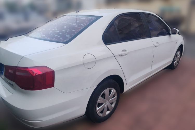 Used Volkswagen Jetta 2015 Value Edition 1.6L Manual Fashionable Style Rear Right 45 Deg