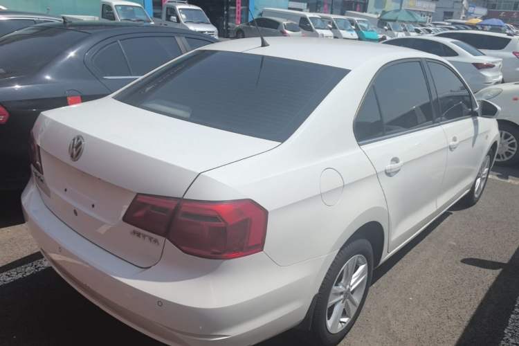 Used Volkswagen Jetta 2015 1.6L Automatic Luxury Model Rear Right 45 Deg