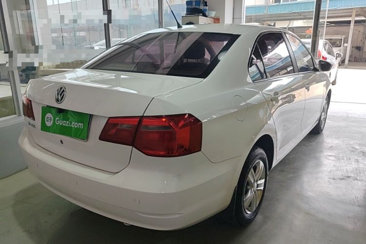 Used Volkswagen Jetta 2015 Value Edition 1.6L Manual Fashionable Style Rear Right 45 Deg