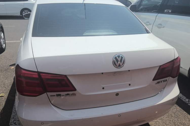 Used Volkswagen Jetta 2015 1.6L Automatic Luxury Model Rear