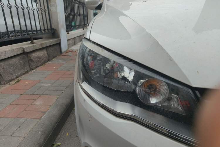 Used Volkswagen Jetta 2015 1.6L Manual Fashion Edition Right Front Headlight