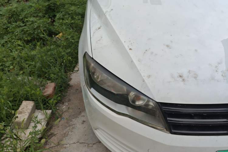 Used Volkswagen Jetta 2015 Value Edition 1.6L Manual Fashionable Style Right Front Headlight