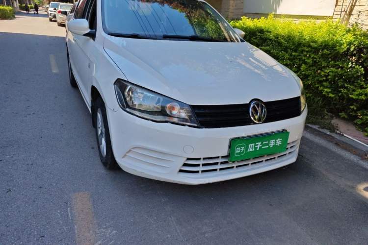 Used Volkswagen Jetta 2015 Value Edition 1.6L Manual Fashionable Style Right Front Headlight