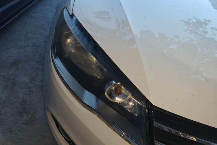 Used Volkswagen Jetta 2015 1.6L Manual Comfort Model Right Front Headlight