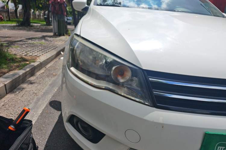 Used Volkswagen Jetta 2015 1.6L Manual Comfort Model Right Front Headlight