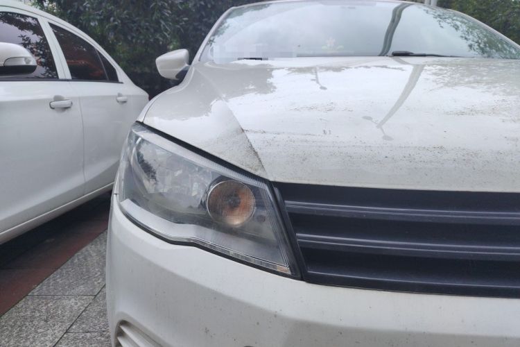 Used Volkswagen Jetta 2015 Value Edition 1.6L Manual Fashionable Style Right Front Headlight
