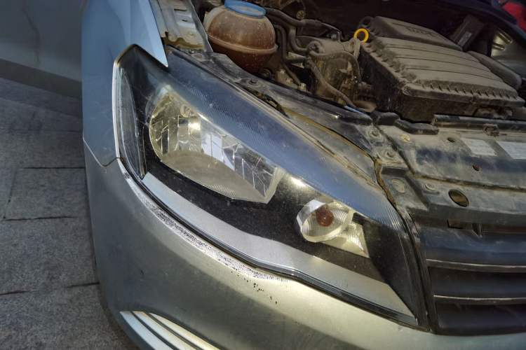 Used Volkswagen Jetta 2015 Zhuihui Edition 1.4L Manual Fashion Model Right Front Headlight
