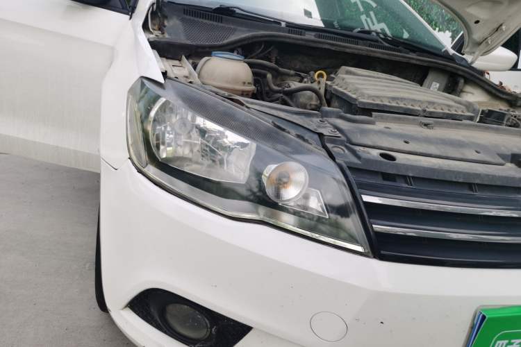 Used Volkswagen Jetta 2015 1.6L Manual Comfort Model Right Front Headlight