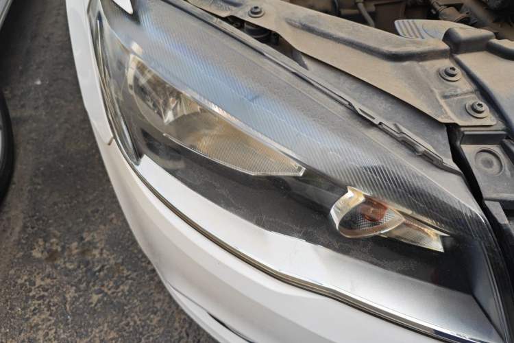 Used Volkswagen Jetta 2015 Zhuihui Edition 1.6L Manual Comfort Model Right Front Headlight
