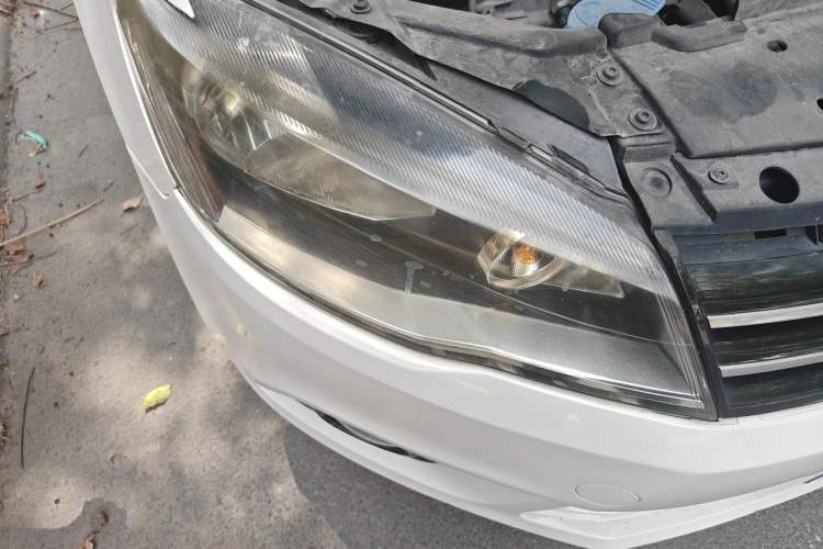 Used Volkswagen Jetta 2015 1.4L Manual Comfort Model Right Front Headlight