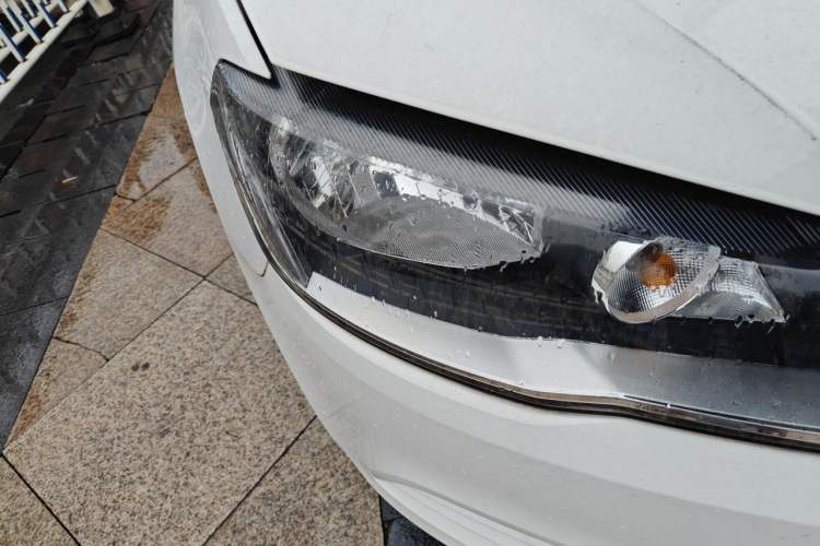 Used Volkswagen Jetta 2015 Value Edition 1.6L Manual Fashionable Style Right Front Headlight