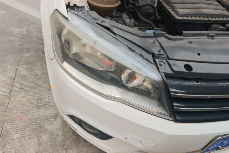 Used Volkswagen Jetta 2015 1.6L Manual Comfort Model Right Front Headlight