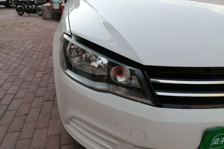 Used Volkswagen Jetta 2015 Zhuihui Edition 1.4L Manual Fashion Model Right Front Headlight