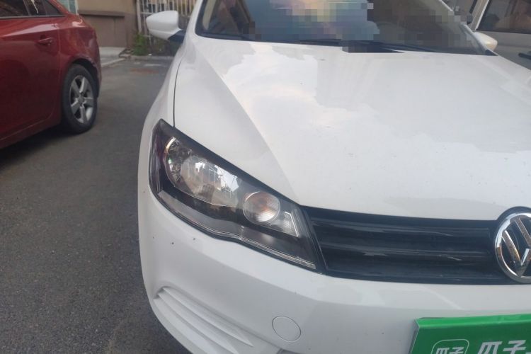 Used Volkswagen Jetta 2015 Value Edition 1.6L Automatic Fashion Version Right Front Headlight