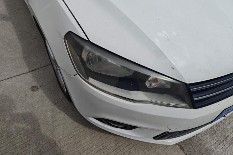 Used Volkswagen Jetta 2015 1.6L Automatic Comfort Model Right Front Headlight