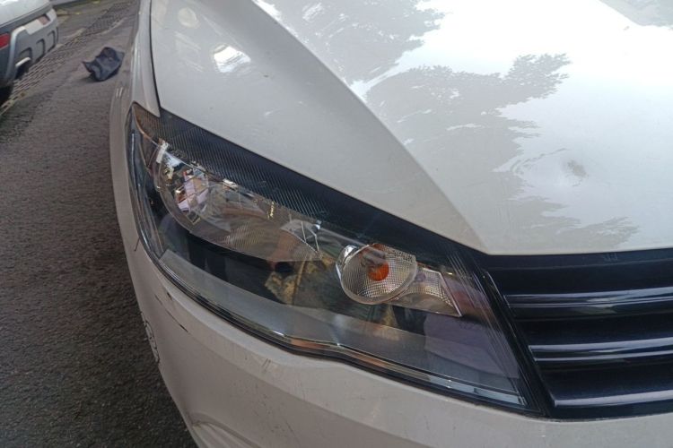 Used Volkswagen Jetta 2015 Value Edition 1.6L Manual Fashionable Style Right Front Headlight