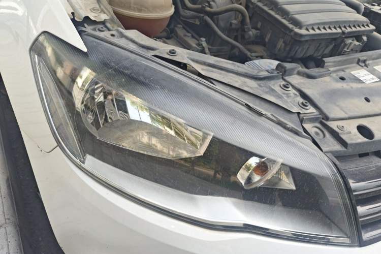Used Volkswagen Jetta 2015 1.4L Manual Fashion Model Right Front Headlight