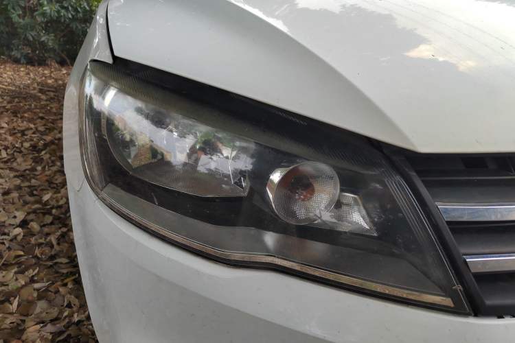 Used Volkswagen Jetta 2015 Zhihui Edition 1.4L Manual Comfort Model Right Front Headlight