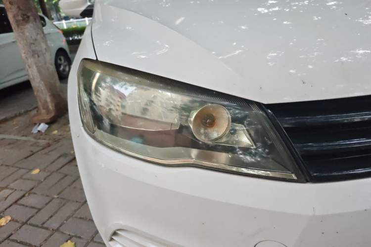 Used Volkswagen Jetta 2015 Zhuihui Edition 1.4L Manual Fashion Model Right Front Headlight