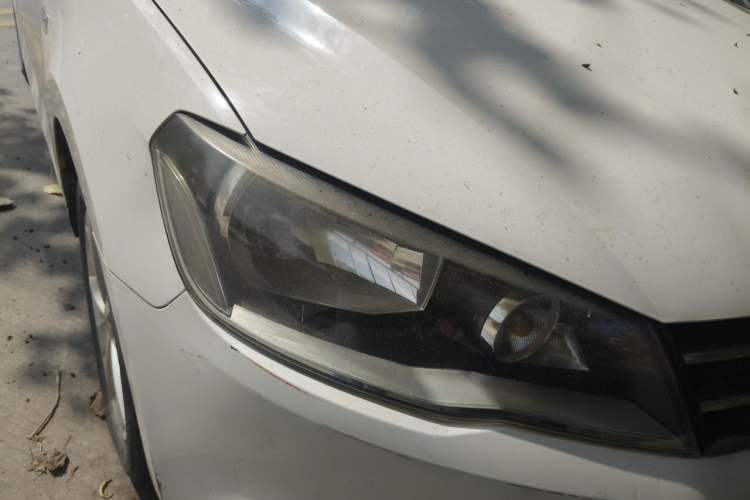 Used Volkswagen Jetta 2015 1.6L Manual Fashion Edition Right Front Headlight