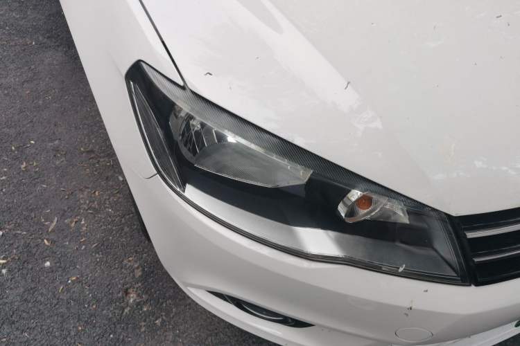 Used Volkswagen Jetta 2015 1.6L Automatic Comfort Model Right Front Headlight