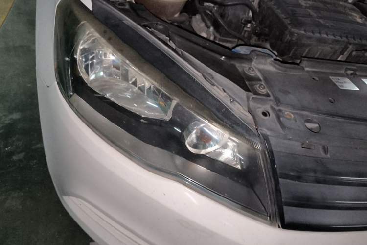 Used Volkswagen Jetta 2015 Zhuihui Edition 1.4L Manual Fashion Model Right Front Headlight