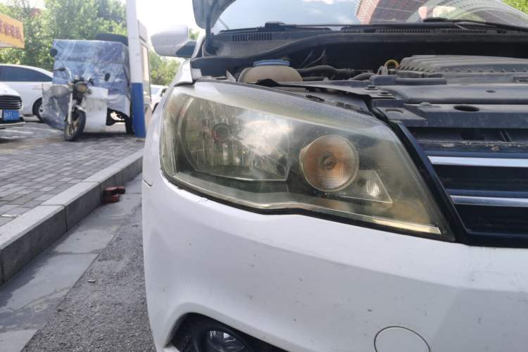 Used Volkswagen Jetta 2015 1.4L Manual Comfort Model Right Front Headlight