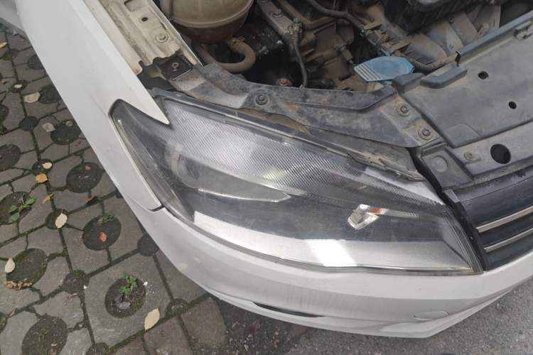 Used Volkswagen Jetta 2015 1.6L Manual Comfort Model Right Front Headlight