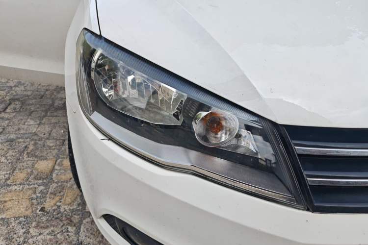 Used Volkswagen Jetta 2015 Zhihui Edition 1.4L Manual Comfort Model Right Front Headlight