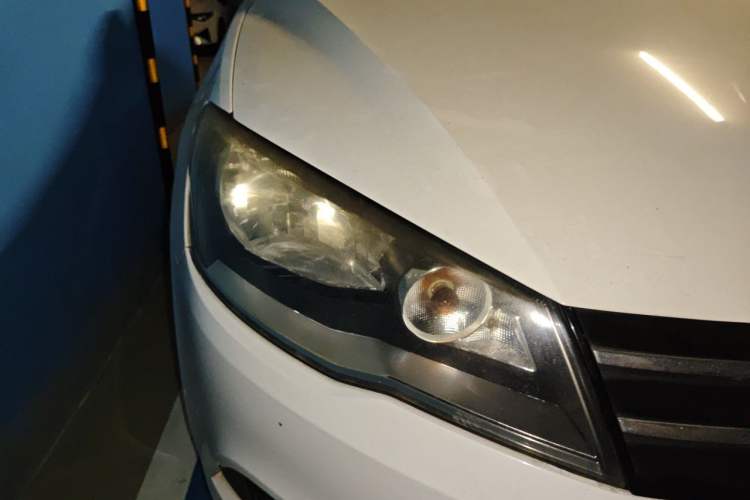 Used Volkswagen Jetta 2015 1.4L Manual Comfort Model Right Front Headlight
