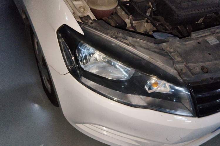 Used Volkswagen Jetta 2015 1.4L Manual Fashion Model Right Front Headlight