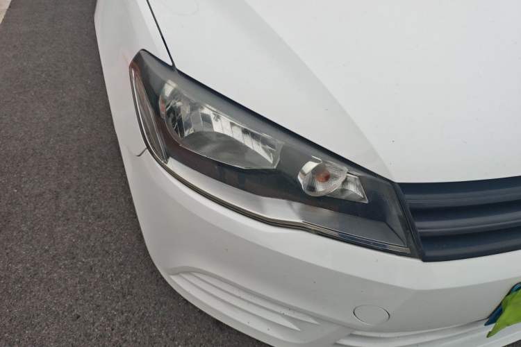 Used Volkswagen Jetta 2015 1.4L Manual Fashion Model Right Front Headlight