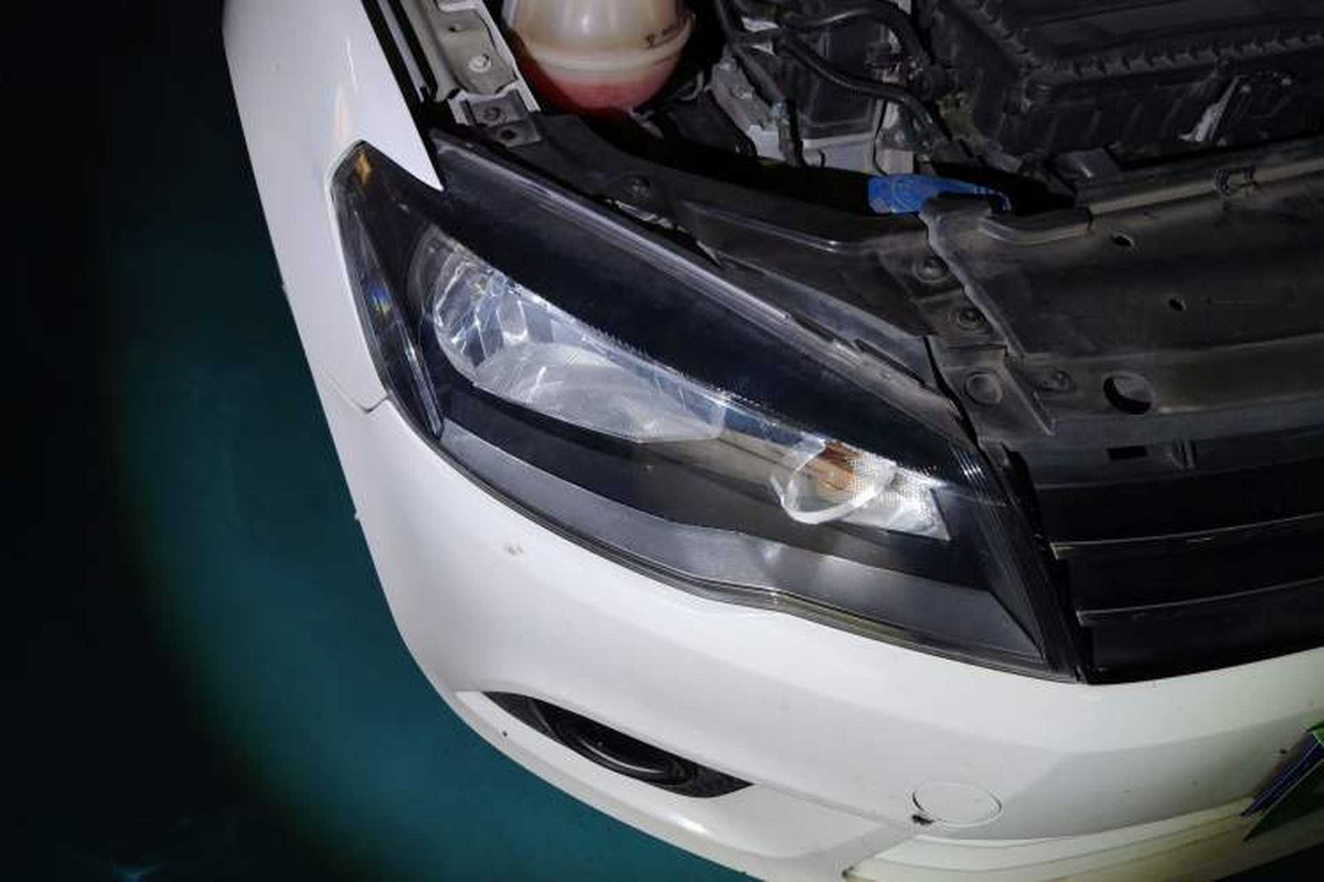 Used Volkswagen Jetta 2015 1.6L Automatic Comfort Model Right Front Headlight