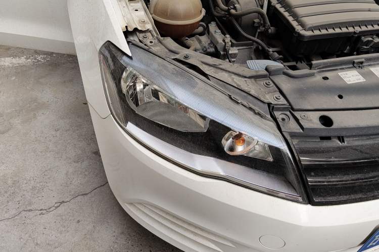 Used Volkswagen Jetta 2015 Zhuihui Edition 1.4L Manual Fashion Model Right Front Headlight