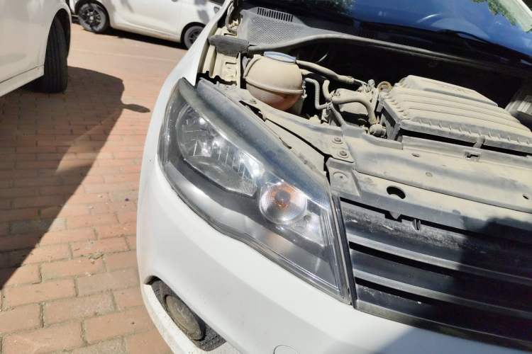 Used Volkswagen Jetta 2015 1.6L Automatic Comfort Model Right Front Headlight