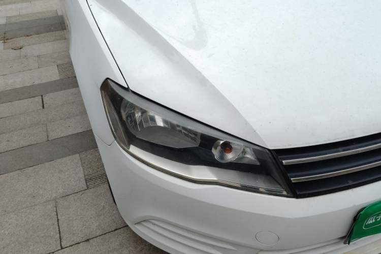 Used Volkswagen Jetta 2015 1.4L Manual Fashion Model Right Front Headlight