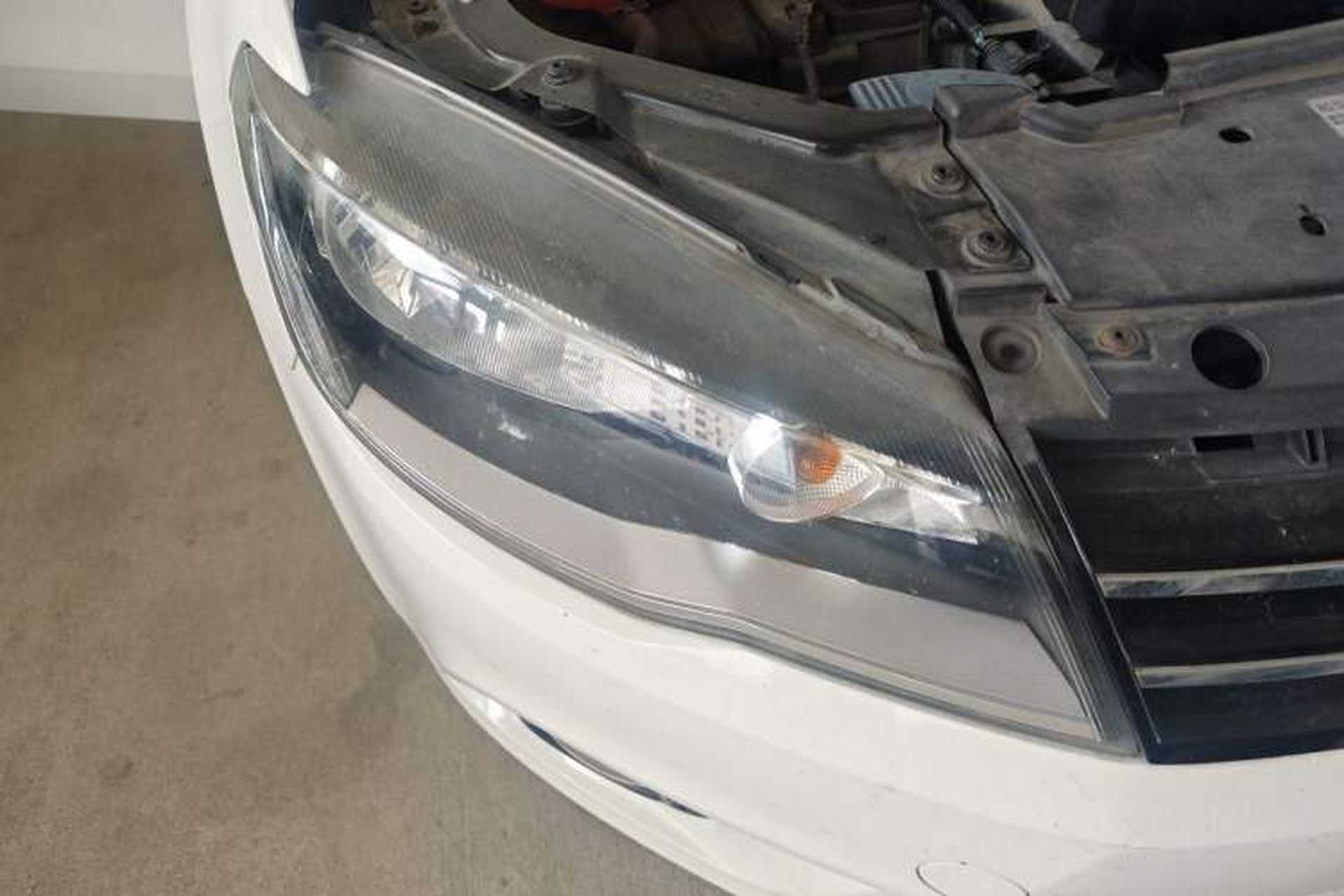 Used Volkswagen Jetta 2015 1.6L Manual Comfort Model Right Front Headlight
