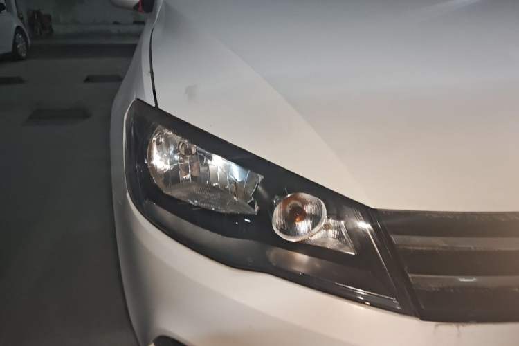 Used Volkswagen Jetta 2015 Zhuihui Edition 1.6L Manual Comfort Model Right Front Headlight