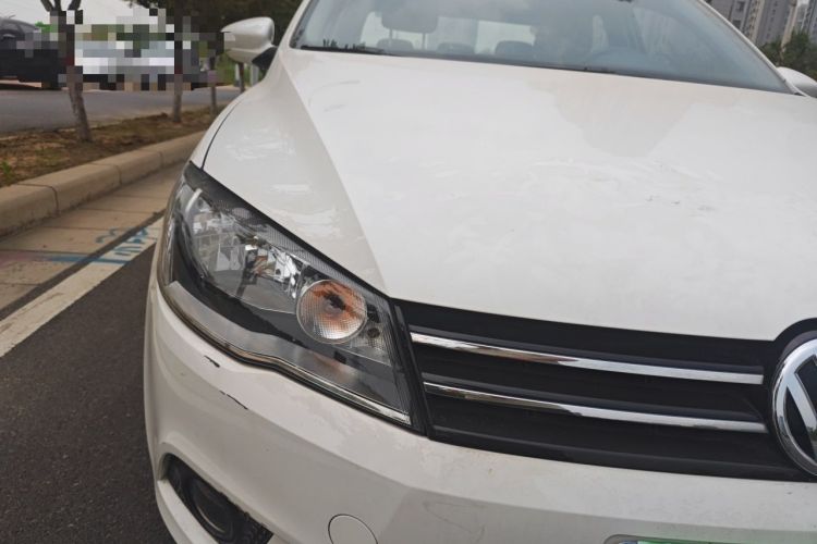Used Volkswagen Jetta 2015 Value Edition 1.6L Automatic Comfort Version Right Front Headlight