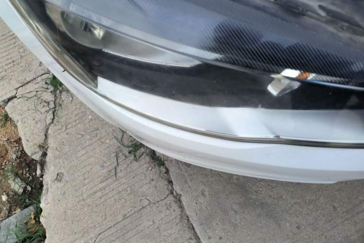 Used Volkswagen Jetta 2015 1.6L Manual Fashion Edition Right Front Headlight