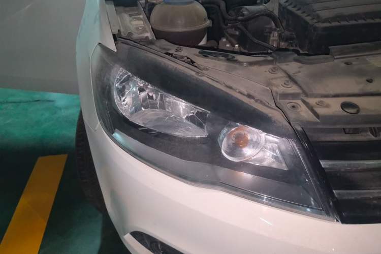 Used Volkswagen Jetta 2015 1.4L Manual Comfort Model Right Front Headlight