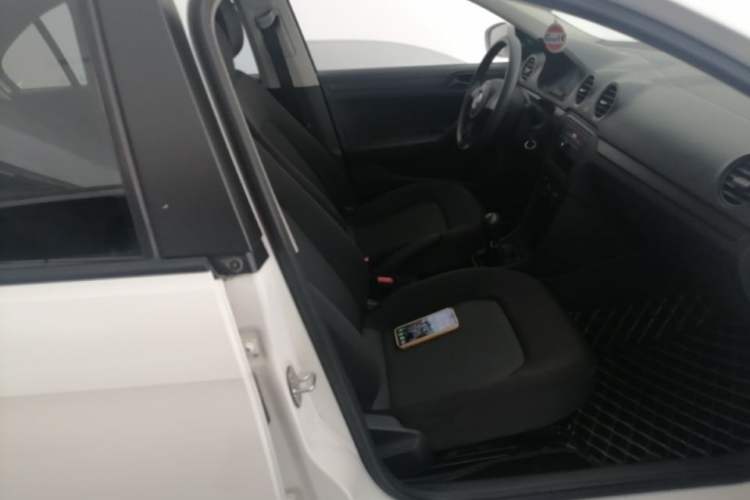 Used Volkswagen Jetta 2015 1.4L Manual Fashion Model Right Front Seat