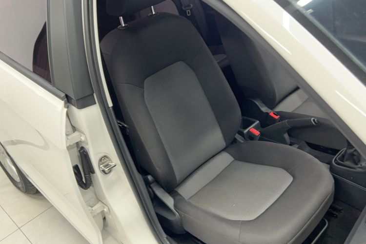 Used Volkswagen Jetta 2015 Zhuihui Edition 1.4L Manual Fashion Model Right Front Seat