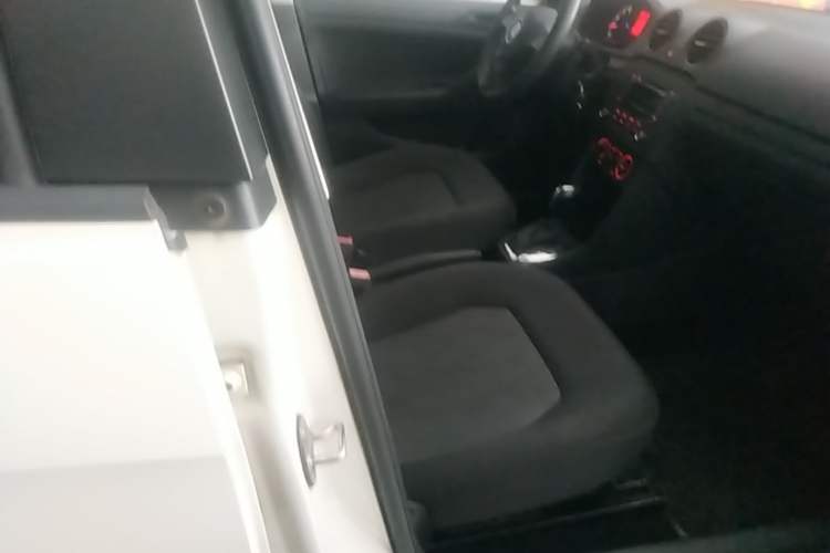 Used Volkswagen Jetta 2015 Value Edition 1.6L Automatic Fashion Version Right Front Seat