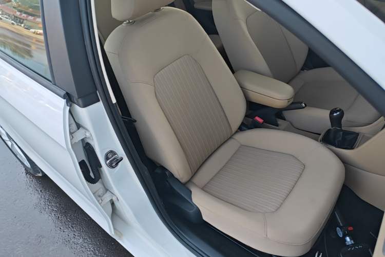 Used Volkswagen Jetta 2015 1.4L Manual Comfort Model Right Front Seat